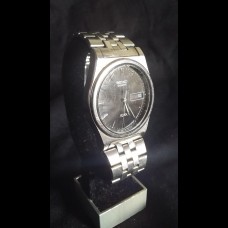 Seiko - SQ100 - DayDate Seiko - SQ100 - DayDate